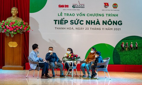 Trao gần 1 tỉ đồng cho nông dân Thanh Hóa - Ảnh 1. Trao gần 1 tỉ đồng cho nông dân Thanh Hóa - Ảnh 1.