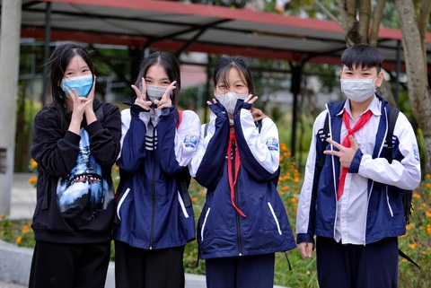 Học sinh trở lại trường: Linh động dạy học khi có F0 - Ảnh 1. Học sinh trở lại trường: Linh động dạy học khi có F0 - Ảnh 1.