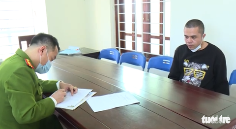 Khởi tố người đàn ông nổ súng bắn giám đốc trong quán cà phê - Ảnh 1. Khởi tố người đàn ông nổ súng bắn giám đốc trong quán cà phê - Ảnh 1.