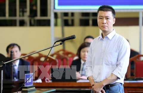 Phan Sào Nam quay lại nhà tù chấp hành nốt hơn 20 tháng tù - Ảnh 1. Phan Sào Nam quay lại nhà tù chấp hành nốt hơn 20 tháng tù - Ảnh 1.