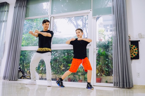 Em gái mưa của Hương Tràm đạt kỷ lục 500 triệu lượt nghe, Thúy Ngân được Đài SBS khen ngợi - Ảnh 5. Em gái mưa của Hương Tràm đạt kỷ lục 500 triệu lượt nghe, Thúy Ngân được Đài SBS khen ngợi - Ảnh 5.