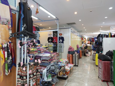 Ba năm nữa, 90% cửa hàng ở Việt Nam không bán hàng giả - Ảnh 1. Ba năm nữa, 90% cửa hàng ở Việt Nam không bán hàng giả - Ảnh 1.
