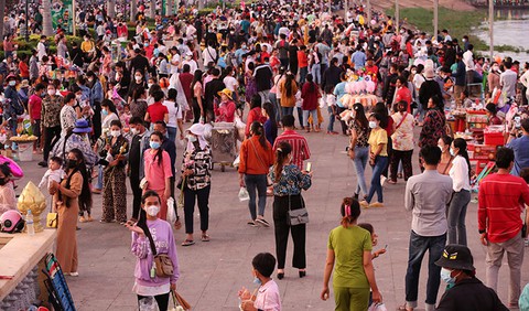 COVID-19 thế giới ngày 25-11: Mỗi ngày, Mỹ vẫn còn cả ngàn ca tử vong, Campuchia chỉ 34 ca mới - Ảnh 3. COVID-19 thế giới ngày 25-11: Mỗi ngày, Mỹ vẫn còn cả ngàn ca tử vong, Campuchia chỉ 34 ca mới - Ảnh 3.