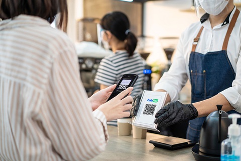 ZaloPay tung hàng triệu voucher nửa giá tặng khách hàng - Ảnh 1. ZaloPay tung hàng triệu voucher nửa giá tặng khách hàng - Ảnh 1.
