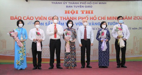 9 thí sinh vào chung kết hội thi Báo cáo viên giỏi TP.HCM: Son sắt niềm tin - vững vàng lý tưởng - Ảnh 1. 9 thí sinh vào chung kết hội thi Báo cáo viên giỏi TP.HCM: Son sắt niềm tin - vững vàng lý tưởng - Ảnh 1.