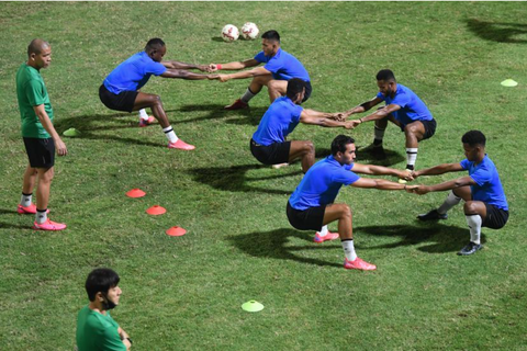 Cả hai cầu thủ đang chơi bóng ở châu Âu đã rời tuyển Indonesia - Ảnh 1. Cả hai cầu thủ đang chơi bóng ở châu Âu đã rời tuyển Indonesia - Ảnh 1.