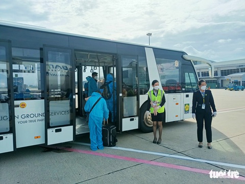 Chuyến bay đưa khách quốc tế có hộ chiếu vắc xin đầu tiên đến Khánh Hòa - Ảnh 5. Chuyến bay đưa khách quốc tế có hộ chiếu vắc xin đầu tiên đến Khánh Hòa - Ảnh 5.