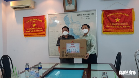 Báo Tuổi Trẻ trao tặng thiết bị y tế phòng, chống dịch COVID-19 cho tỉnh An Giang - Ảnh 1. Báo Tuổi Trẻ trao tặng thiết bị y tế phòng, chống dịch COVID-19 cho tỉnh An Giang - Ảnh 1.