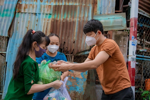 Nhạc sĩ Việt xuất khẩu nhạc sang Trung Quốc, Nhật, Đức - Ảnh 2. Nhạc sĩ Việt xuất khẩu nhạc sang Trung Quốc, Nhật, Đức - Ảnh 2.