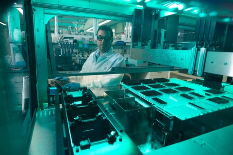 Bệnh cúm - hành trình tìm diệt sát thủ vô hình - Kỳ cuối: Một vắc xin chọi nhiều đối thủ - Ảnh 1. Bệnh cúm - hành trình tìm diệt sát thủ vô hình - Kỳ cuối: Một vắc xin chọi nhiều đối thủ - Ảnh 1.