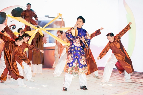 Erik đăng quang The Heroes mùa đầu tiên - Ảnh 1. Erik đăng quang The Heroes mùa đầu tiên - Ảnh 1.