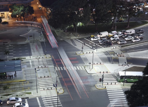 Buenos Aires quản lý tự động toàn bộ đèn đường, tối ưu hóa tiêu thụ điện - Ảnh 2. Buenos Aires quản lý tự động toàn bộ đèn đường, tối ưu hóa tiêu thụ điện - Ảnh 2.