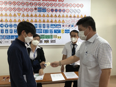 TP.HCM: Thí điểm cấp giấy phép lái xe ngay sau khi có kết quả sát hạch - Ảnh 2. TP.HCM: Thí điểm cấp giấy phép lái xe ngay sau khi có kết quả sát hạch - Ảnh 2.