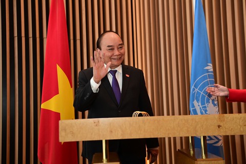 Chủ tịch nước Nguyễn Xuân Phúc thăm trụ sở Văn phòng Liên Hiệp Quốc tại Geneva - Ảnh 1. Chủ tịch nước Nguyễn Xuân Phúc thăm trụ sở Văn phòng Liên Hiệp Quốc tại Geneva - Ảnh 1.
