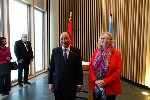 Chủ tịch nước Nguyễn Xuân Phúc thăm trụ sở Văn phòng Liên Hiệp Quốc tại Geneva - Ảnh 3. Chủ tịch nước Nguyễn Xuân Phúc thăm trụ sở Văn phòng Liên Hiệp Quốc tại Geneva - Ảnh 3.