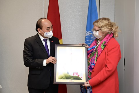 Chủ tịch nước Nguyễn Xuân Phúc thăm trụ sở Văn phòng Liên Hiệp Quốc tại Geneva - Ảnh 2. Chủ tịch nước Nguyễn Xuân Phúc thăm trụ sở Văn phòng Liên Hiệp Quốc tại Geneva - Ảnh 2.