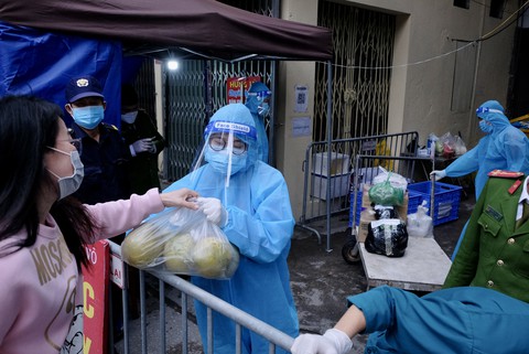 Tin sáng 4-12: Tử vong tăng, Thủ tướng yêu cầu tiêm gấp mũi 3, chuyển ngay thuốc kháng virus - Ảnh 3. Tin sáng 4-12: Tử vong tăng, Thủ tướng yêu cầu tiêm gấp mũi 3, chuyển ngay thuốc kháng virus - Ảnh 3.