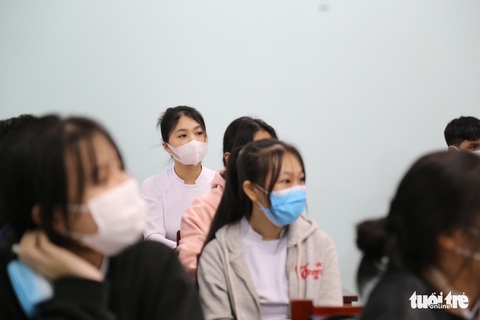 Học sinh lớp 10, 11 Đà Nẵng trở lại trường, thầy cô phải ‘làm tư tưởng’ cho phụ huynh - Ảnh 5. Học sinh lớp 10, 11 Đà Nẵng trở lại trường, thầy cô phải ‘làm tư tưởng’ cho phụ huynh - Ảnh 5.