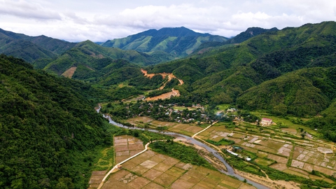 Kỳ bí núi thiêng Sa Mù - Kỳ 1: Tìm khói sương huyền thoại - Ảnh 2. Kỳ bí núi thiêng Sa Mù - Kỳ 1: Tìm khói sương huyền thoại - Ảnh 2.