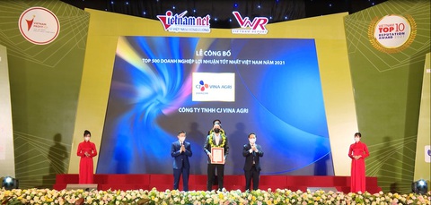 CJ Vina Agri được vinh danh tại giải thưởng top 500 doanh nghiệp lợi nhuận tốt nhất 2021 - Ảnh 1. CJ Vina Agri được vinh danh tại giải thưởng top 500 doanh nghiệp lợi nhuận tốt nhất 2021 - Ảnh 1.