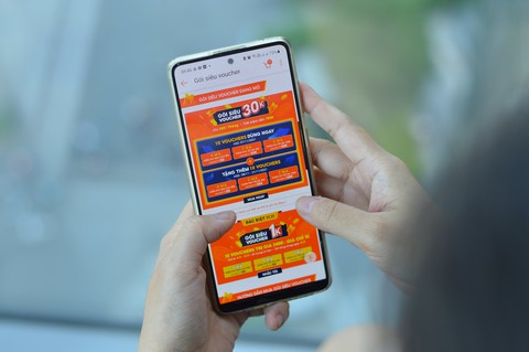 Người dùng thích mua sắm hàng online với nhiều tiện ích và khuyến mãi - Ảnh 2. Người dùng thích mua sắm hàng online với nhiều tiện ích và khuyến mãi - Ảnh 2.
