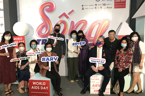 Hơn 4 năm HHen Niê đồng hành với người sống chung HIV - Ảnh 2. Hơn 4 năm HHen Niê đồng hành với người sống chung HIV - Ảnh 2.