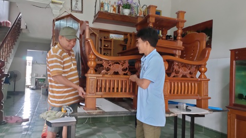 Nhiều khu vực ở Quảng Nam ngập sâu, dân dùng ghe đi lại - Ảnh 2. Nhiều khu vực ở Quảng Nam ngập sâu, dân dùng ghe đi lại - Ảnh 2.