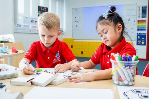 Giáo dục giới tính cho trẻ mầm non, tiểu học: Cha mẹ, thầy cô nên làm gì? - Ảnh 1. Giáo dục giới tính cho trẻ mầm non, tiểu học: Cha mẹ, thầy cô nên làm gì? - Ảnh 1.