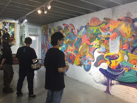 Sài Gòn trở mình - graffiti chuyển mình - Ảnh 1. Sài Gòn trở mình - graffiti chuyển mình - Ảnh 1.