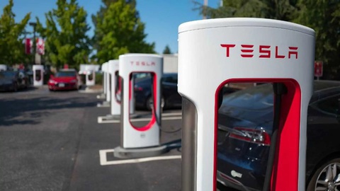 Tesla mở hệ thống trạm sạc pin dùng được cho các loại xe điện khác - Ảnh 1. Tesla mở hệ thống trạm sạc pin dùng được cho các loại xe điện khác - Ảnh 1.