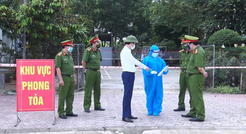 Phó bí thư huyện ủy cùng nhiều cán bộ ở Phú Thọ mắc COVID-19 - Ảnh 1. Phó bí thư huyện ủy cùng nhiều cán bộ ở Phú Thọ mắc COVID-19 - Ảnh 1.