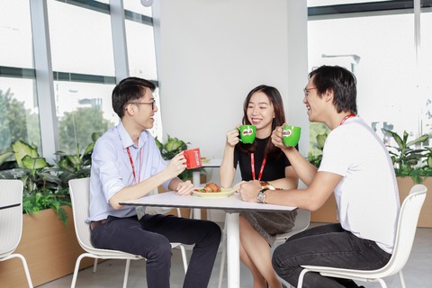 Nestlé Việt Nam được vinh danh với an sinh tại môi trường làm việc tốt nhất - Ảnh 4. Nestlé Việt Nam được vinh danh với an sinh tại môi trường làm việc tốt nhất - Ảnh 4.