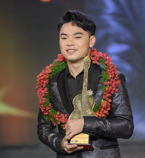 Hát sáng tác của Mạnh Quỳnh, Trường Sang đăng quang Solo cùng bolero mùa 7 - Ảnh 1. Hát sáng tác của Mạnh Quỳnh, Trường Sang đăng quang Solo cùng bolero mùa 7 - Ảnh 1.