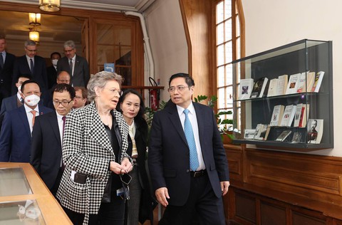Thủ tướng Phạm Minh Chính thăm, làm việc với Viện Pasteur ở Paris - Ảnh 1. Thủ tướng Phạm Minh Chính thăm, làm việc với Viện Pasteur ở Paris - Ảnh 1.