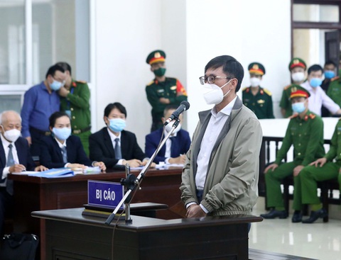 Cựu phó tổng cục trưởng Tổng cục Tình báo bất ngờ khai nhận 5 tỉ từ Vũ ‘nhôm’ - Ảnh 2. Cựu phó tổng cục trưởng Tổng cục Tình báo bất ngờ khai nhận 5 tỉ từ Vũ ‘nhôm’ - Ảnh 2.