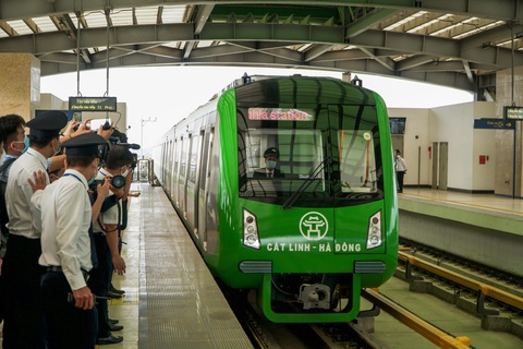 Metro Hà Nội kiến nghị chi 8 tỉ lắp tường chắn ke ga đường sắt đô thị Cát Linh - Hà Đông - Ảnh 1. Metro Hà Nội kiến nghị chi 8 tỉ lắp tường chắn ke ga đường sắt đô thị Cát Linh - Hà Đông - Ảnh 1.