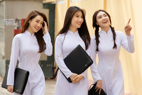 Nghệ sĩ Trung Quốc mua tác quyền 4 ca khúc của Nguyễn Văn Chung - Ảnh 3. Nghệ sĩ Trung Quốc mua tác quyền 4 ca khúc của Nguyễn Văn Chung - Ảnh 3.