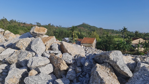 Nhà máy nghìn tỉ được cho thuê chứa đá thải, than - Ảnh 3. Nhà máy nghìn tỉ được cho thuê chứa đá thải, than - Ảnh 3.