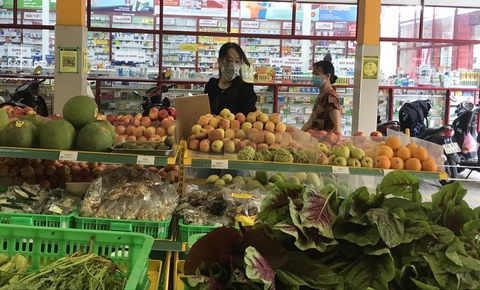 Ế khách nhưng doanh nghiệp, siêu thị vẫn chạy đua khuyến mãi cho thị trường cuối năm - Ảnh 6. Ế khách nhưng doanh nghiệp, siêu thị vẫn chạy đua khuyến mãi cho thị trường cuối năm - Ảnh 6.