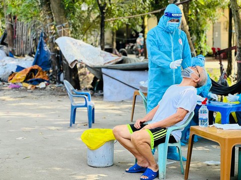 Huyện Hóc Môn hơn 6.700 ca test nhanh dương tính trong 2 tuần - Ảnh 1. Huyện Hóc Môn hơn 6.700 ca test nhanh dương tính trong 2 tuần - Ảnh 1.