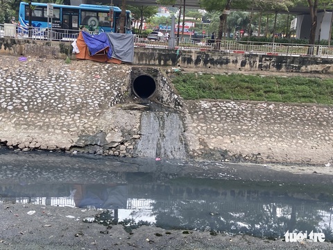 Cố tình xả thải không qua xử lý sẽ bị tước giấy phép môi trường? - Ảnh 1. Cố tình xả thải không qua xử lý sẽ bị tước giấy phép môi trường? - Ảnh 1.