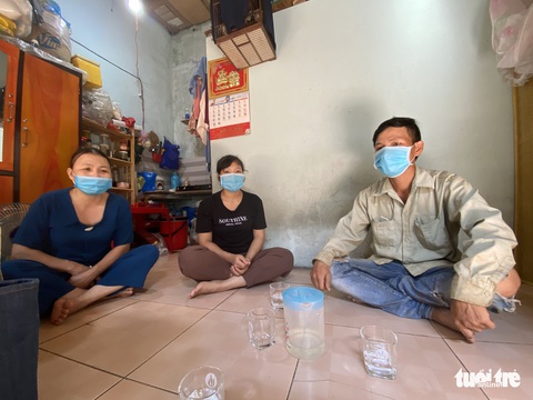 Xác minh vụ xô xát ở nhà tổ trưởng liên quan tiền trợ cấp COVID-19 - Ảnh 1. Xác minh vụ xô xát ở nhà tổ trưởng liên quan tiền trợ cấp COVID-19 - Ảnh 1.