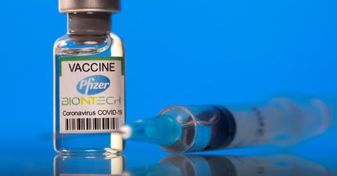 Thêm 1,2 triệu liều vắc xin Pfizer do Mỹ tặng về đến TP.HCM - Ảnh 1. Thêm 1,2 triệu liều vắc xin Pfizer do Mỹ tặng về đến TP.HCM - Ảnh 1.