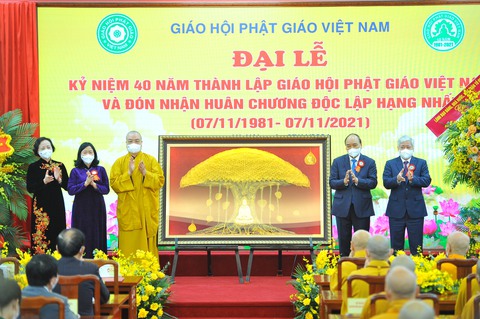Giáo hội Phật giáo Việt Nam đón nhận Huân chương Độc lập hạng nhất - Ảnh 2. Giáo hội Phật giáo Việt Nam đón nhận Huân chương Độc lập hạng nhất - Ảnh 2.