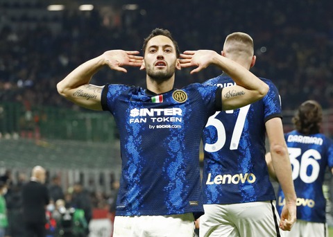 Bị Inter Milan cầm chân, AC Milan lỡ cơ hội đoạt ngôi đầu bảng - Ảnh 2. Bị Inter Milan cầm chân, AC Milan lỡ cơ hội đoạt ngôi đầu bảng - Ảnh 2.