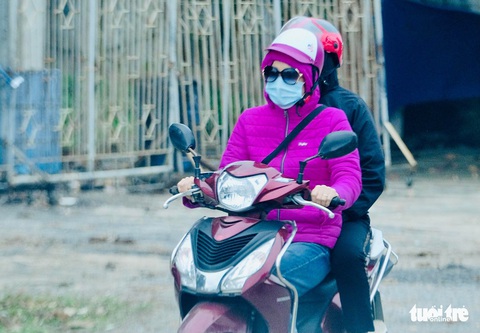 Gió mùa đông bắc tràn về, Hà Nội chuyển rét - Ảnh 1. Gió mùa đông bắc tràn về, Hà Nội chuyển rét - Ảnh 1.
