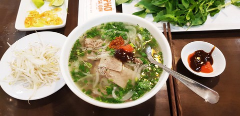 Phở ngon nhất là được thưởng thức ngay tại chỗ - Ảnh 1. Phở ngon nhất là được thưởng thức ngay tại chỗ - Ảnh 1.