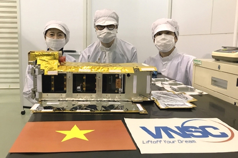 Phóng thành công tên lửa mang vệ tinh NanoDragon của Việt Nam vào vũ trụ - Ảnh 2. Phóng thành công tên lửa mang vệ tinh NanoDragon của Việt Nam vào vũ trụ - Ảnh 2.