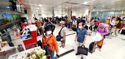 Hàng không tăng tần suất, giá vé hạ nhiệt - Ảnh 1. Hàng không tăng tần suất, giá vé hạ nhiệt - Ảnh 1.
