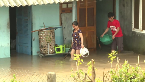 Phú Yên nước rút dần, người dân chưa hết bàng hoàng - Ảnh 3. Phú Yên nước rút dần, người dân chưa hết bàng hoàng - Ảnh 3.